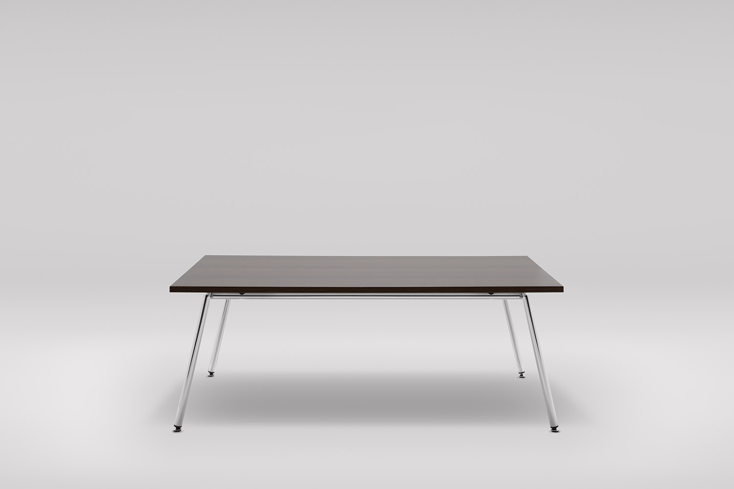 stoliki fin na nogach metalowych